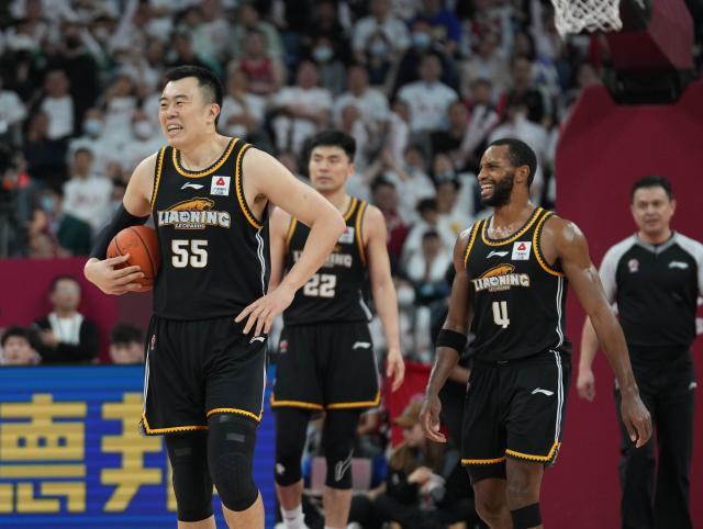 乐鱼体育APP下载地址-总决赛舞台砍下20+10！韩德君打出赛季最佳一战